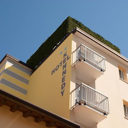 Hotel Kennedy Caorle Esterno foto