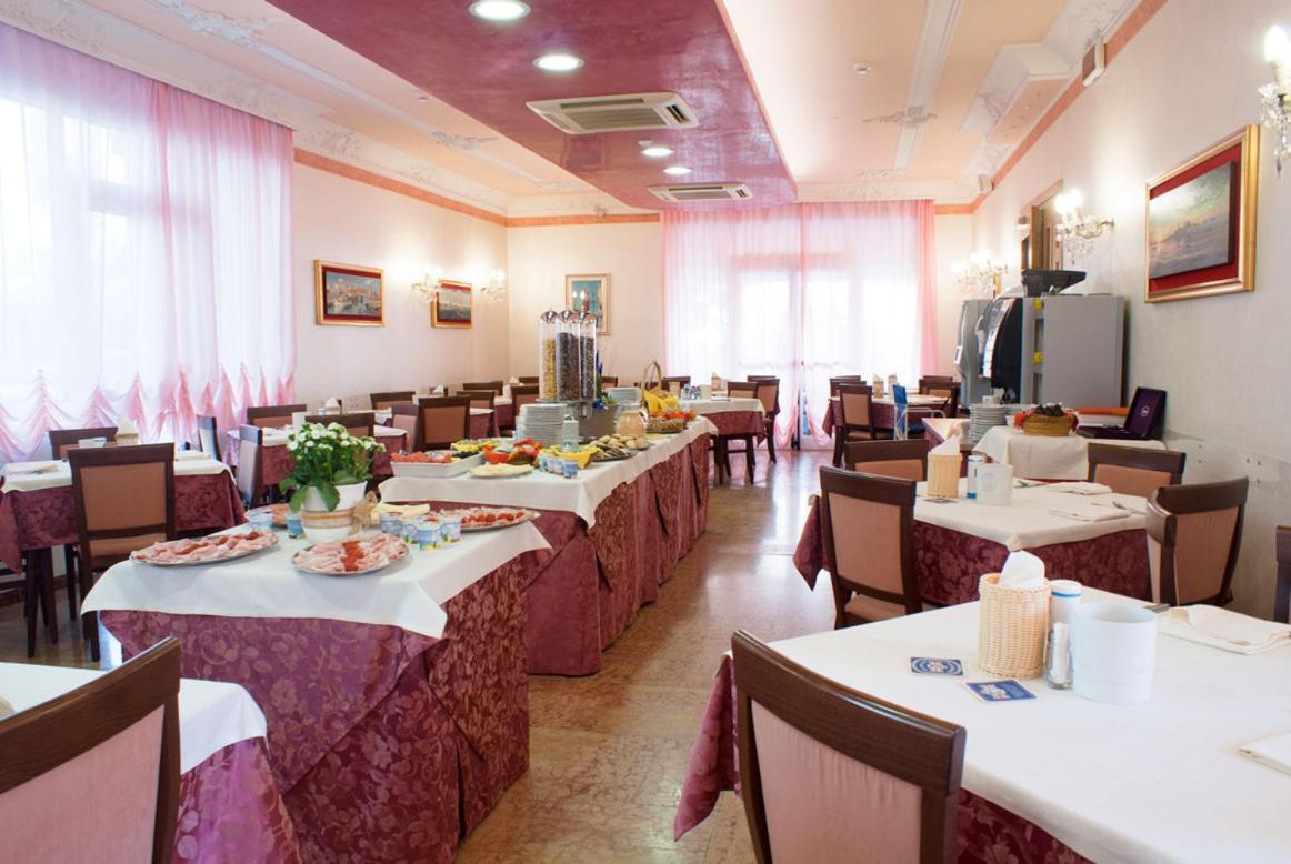 Hotel Kennedy Caorle Esterno foto