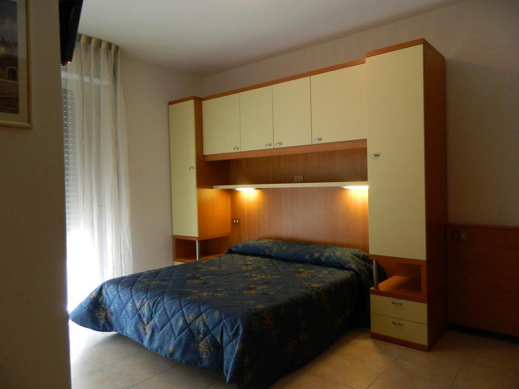 Hotel Kennedy Caorle Esterno foto