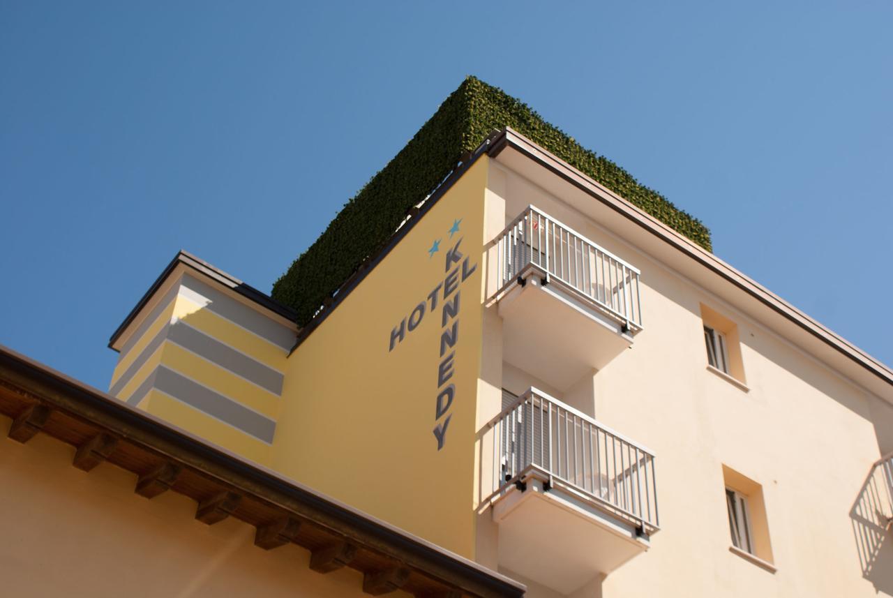 Hotel Kennedy Caorle Esterno foto